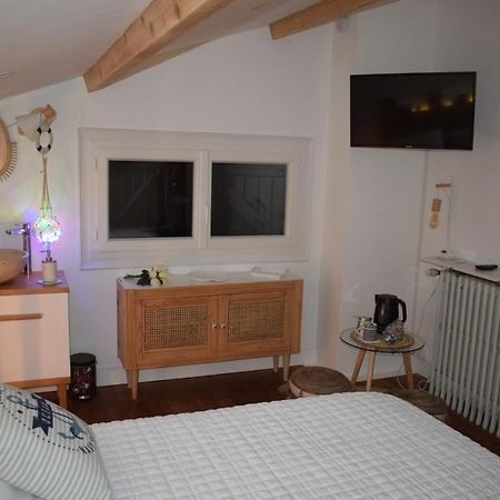 Guîtres Domaine La Tuilerie B&B 외부 사진