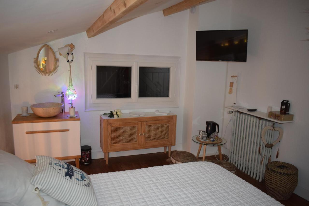 Guîtres Domaine La Tuilerie B&B 외부 사진
